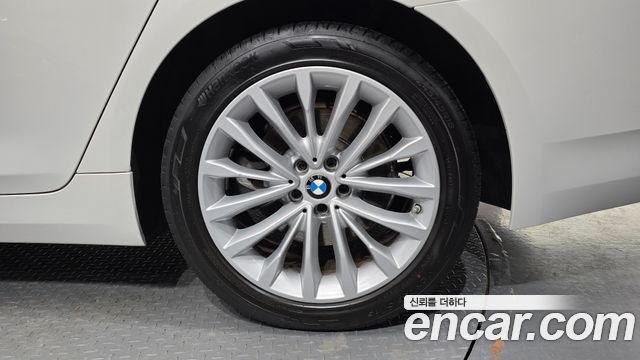 BMW 5-Series 2021 — photo 7