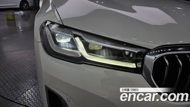 BMW 5-Series 2021 — photo 8