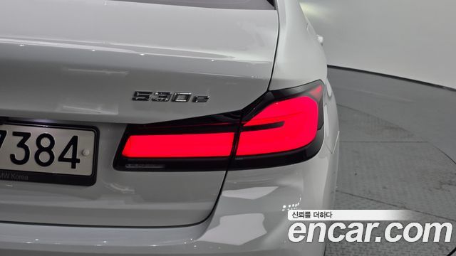 BMW 5-Series 2021 — photo 9