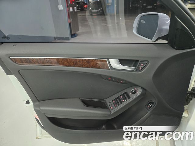 Audi A4 2012 — photo 5
