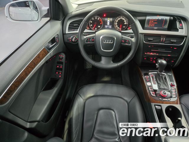 Audi A4 2012 — photo 8