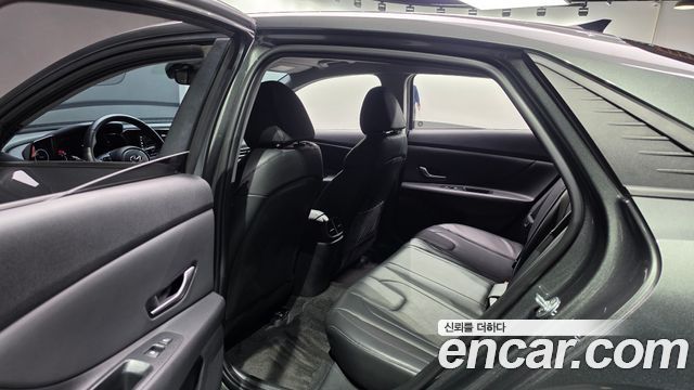 Hyundai AVANTE 2023 — photo 17