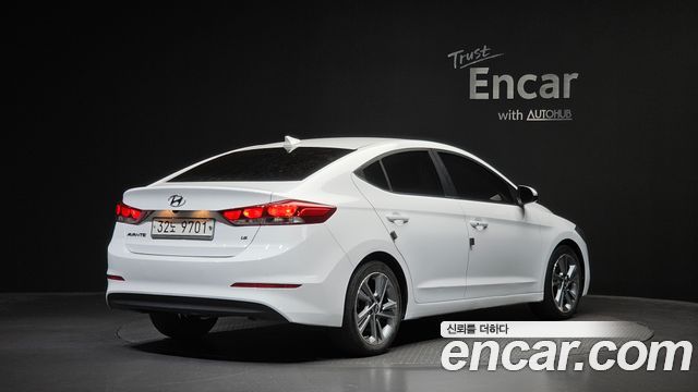 Hyundai AVANTE 2018 — photo 2
