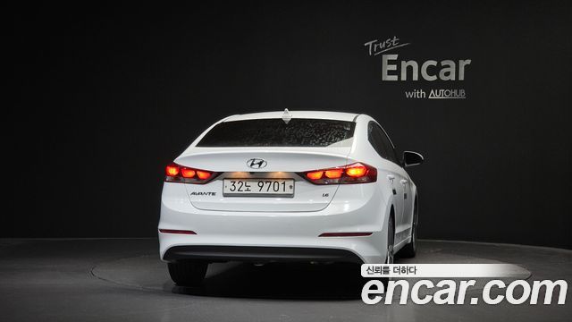 Hyundai AVANTE 2018 — photo 4