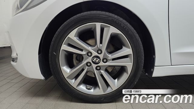 Hyundai AVANTE 2018 — photo 5