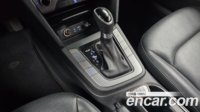 Hyundai AVANTE 2018 — photo 9