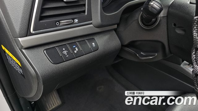 Hyundai AVANTE 2018 — photo 15