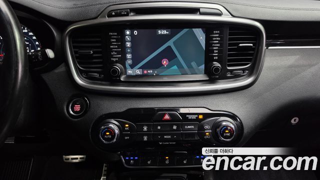 Kia Sorento 2017 — photo 18