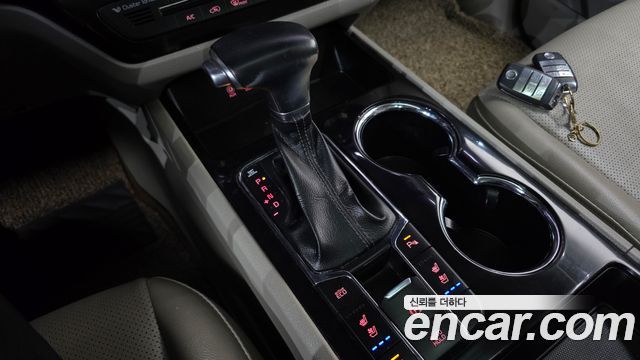 Kia Canival 2019 — photo 12