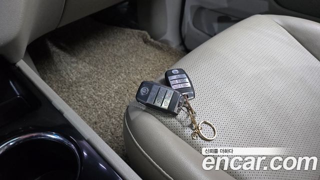 Kia Canival 2019 — photo 23