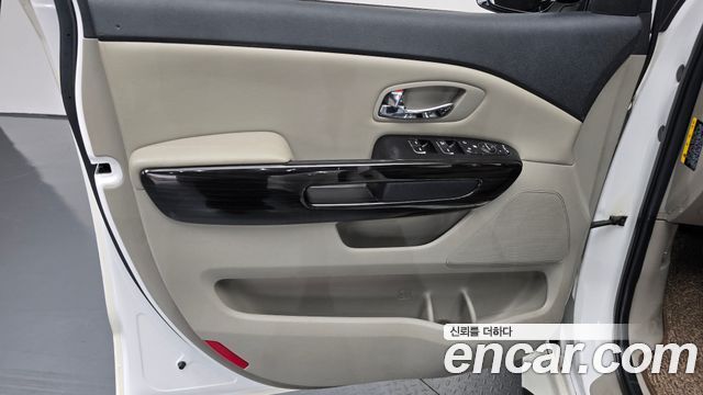 Kia Canival 2019 — photo 14