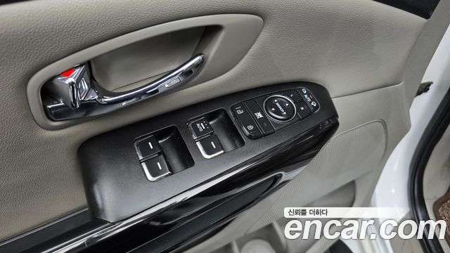 Kia Canival 2019 — photo 32