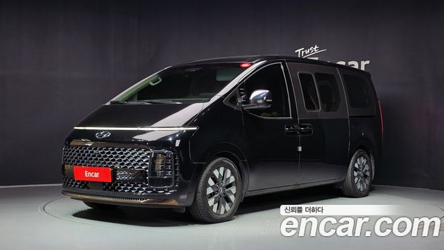 Hyundai Staria 2022 — photo 1