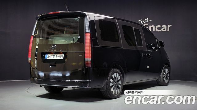 Hyundai Staria 2022 — photo 2