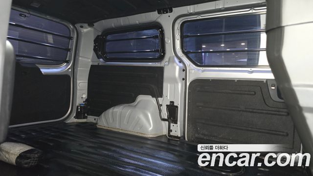 Hyundai Starex 2021 — photo 11