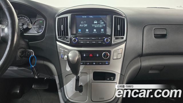 Hyundai Starex 2021 — photo 13