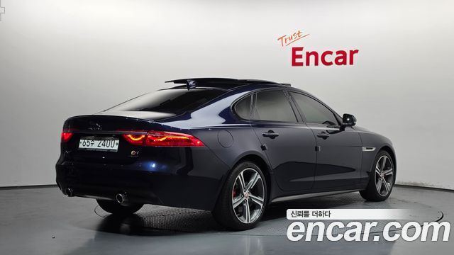 Jaguar XF 2017 — photo 2