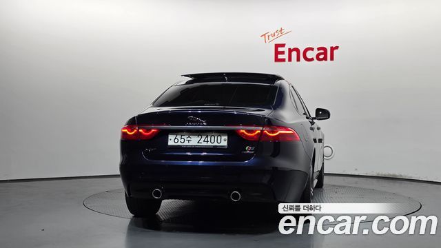 Jaguar XF 2017 — photo 4