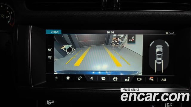Jaguar XF 2017 — photo 15
