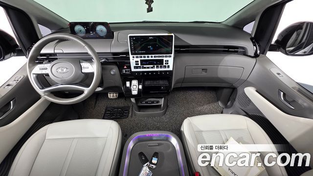 Hyundai Staria 2022 — photo 10