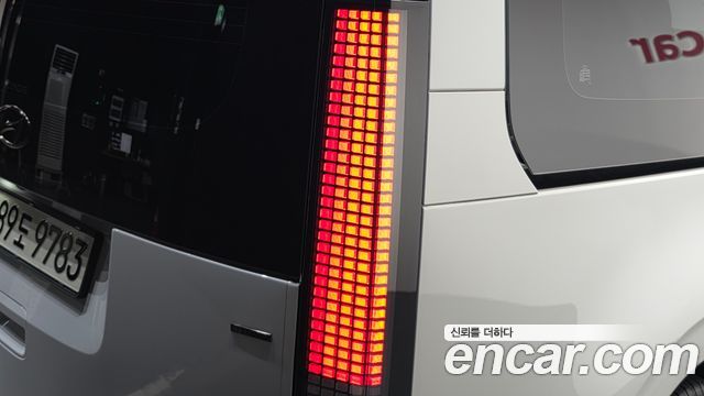Hyundai Staria 2022 — photo 9