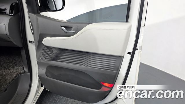 Hyundai Staria 2022 — photo 14