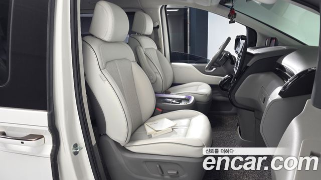Hyundai Staria 2022 — photo 16
