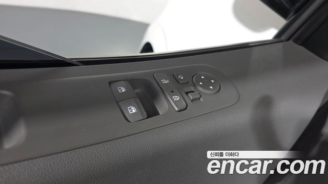 Hyundai Staria 2022 — photo 30
