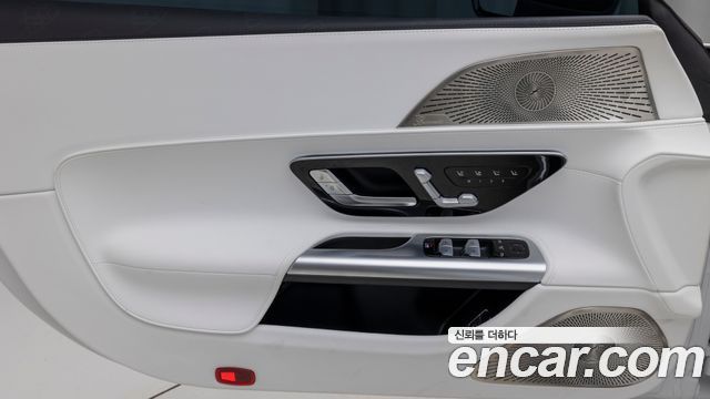 Mercedes-Benz SL-Class 2026 — photo 12