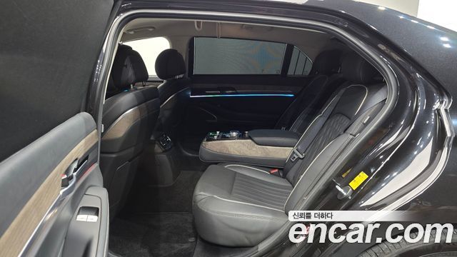 Genesis G90 2019 — photo 17