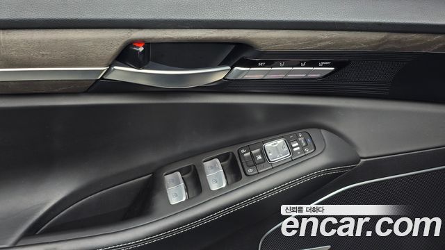 Genesis G90 2019 — photo 25