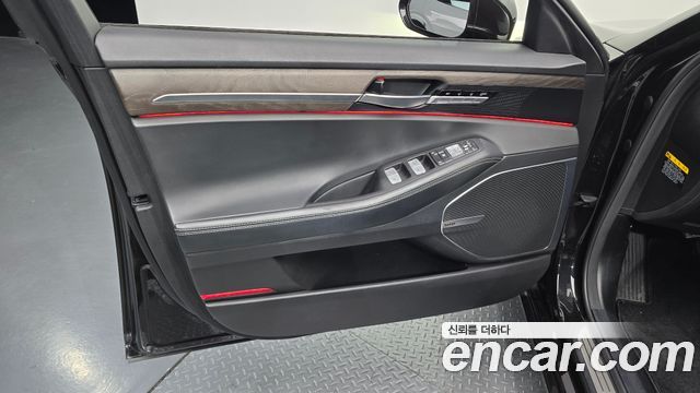 Genesis G90 2019 — photo 14
