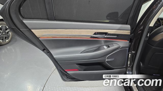 Genesis G90 2019 — photo 15