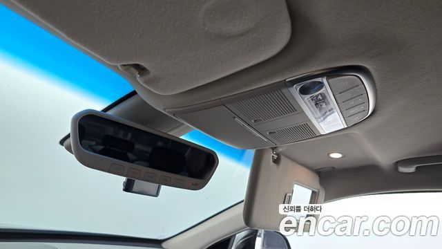 Genesis G90 2019 — photo 27