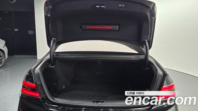 Genesis G90 2019 — photo 32