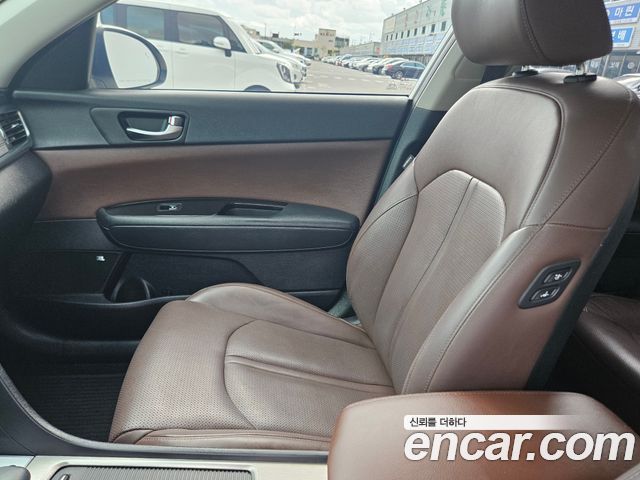 Kia K5 2016 — photo 17