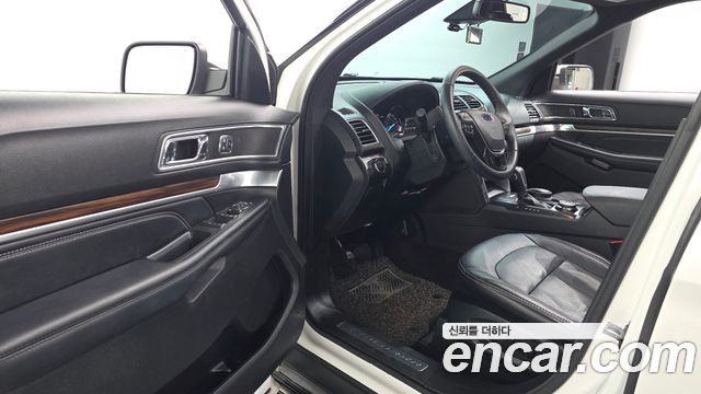Ford Explorer 2019 — photo 13