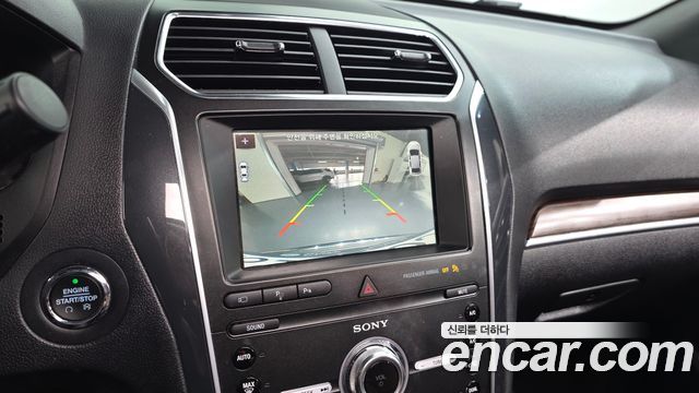 Ford Explorer 2019 — photo 20