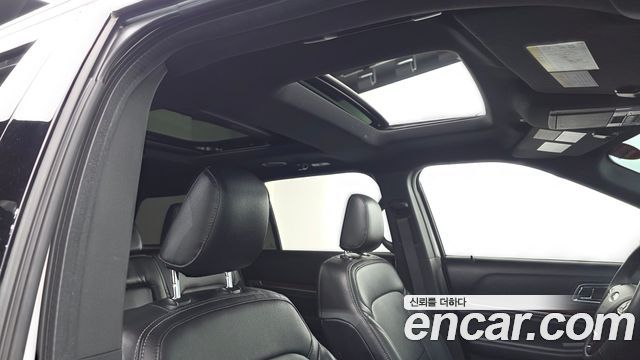 Ford Explorer 2019 — photo 22
