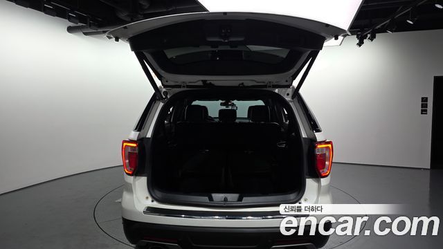 Ford Explorer 2019 — photo 26