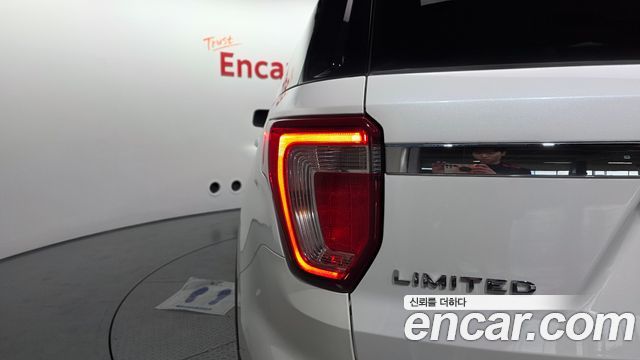 Ford Explorer 2019 — photo 9