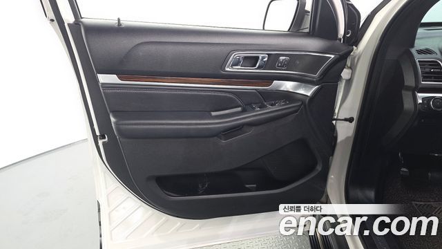 Ford Explorer 2019 — photo 14