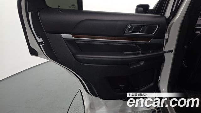 Ford Explorer 2019 — photo 15