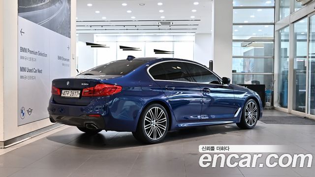 BMW 5-Series 2019 — photo 2