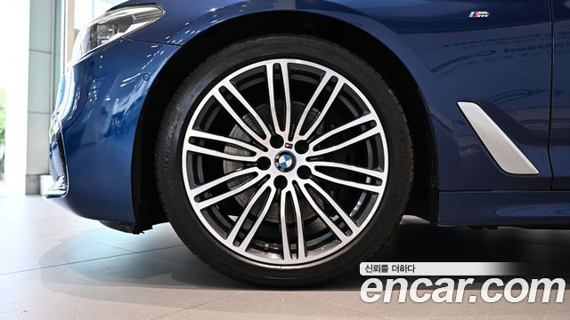 BMW 5-Series 2019 — photo 5