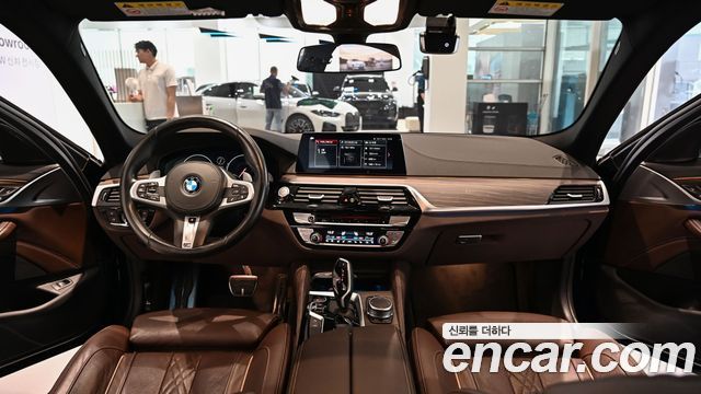 BMW 5-Series 2019 — photo 7