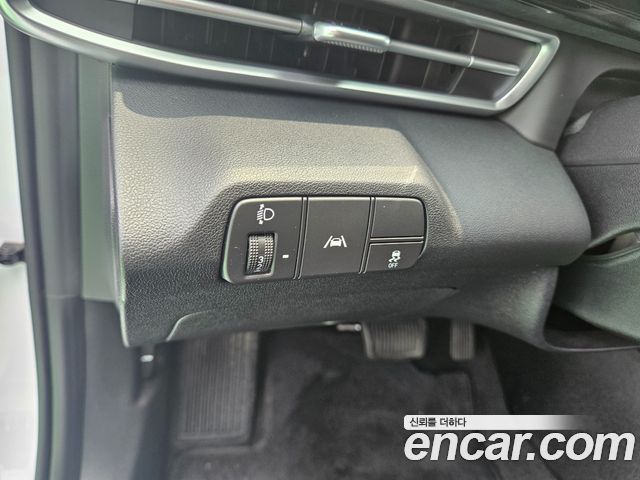 Hyundai AVANTE 2021 — photo 16