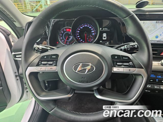 Hyundai AVANTE 2021 — photo 17