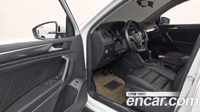 Volkswagen Tiguan 2020 — photo 13