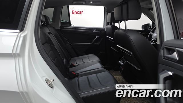 Volkswagen Tiguan 2020 — photo 17